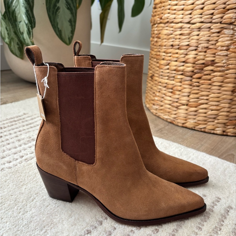 Dolce Vita Shadie Pointed Toe Chelsea Boot 8.5